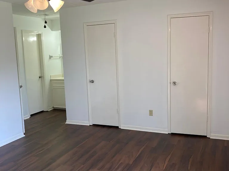 2108 N Austin Ave — Photo 8
