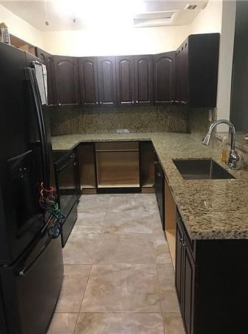 1st image of 20921 NE 13th Pl