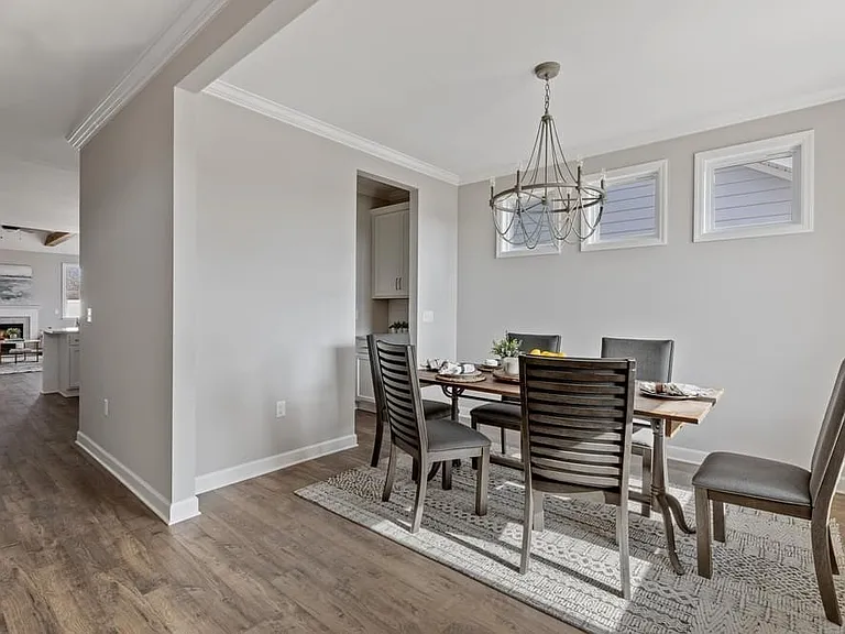 Flex space for dining or office