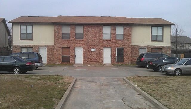 1st image of 805 Bluebonnet Dr