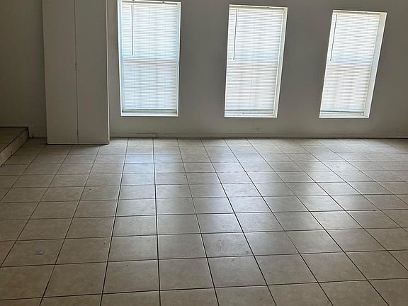 4th image of 11206 Woodway Creek Dr