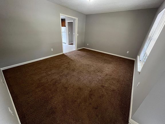 2nd image of 227 Briar Cir #227