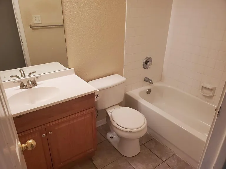 4409 Thunder Creek Dr #B — Photo 8