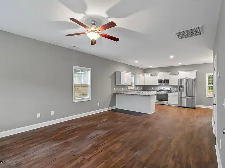 518 Everett Glades — Photo 7