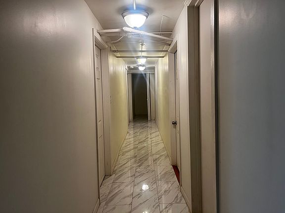 5th image of 5821 S Artesian Ave #Basement