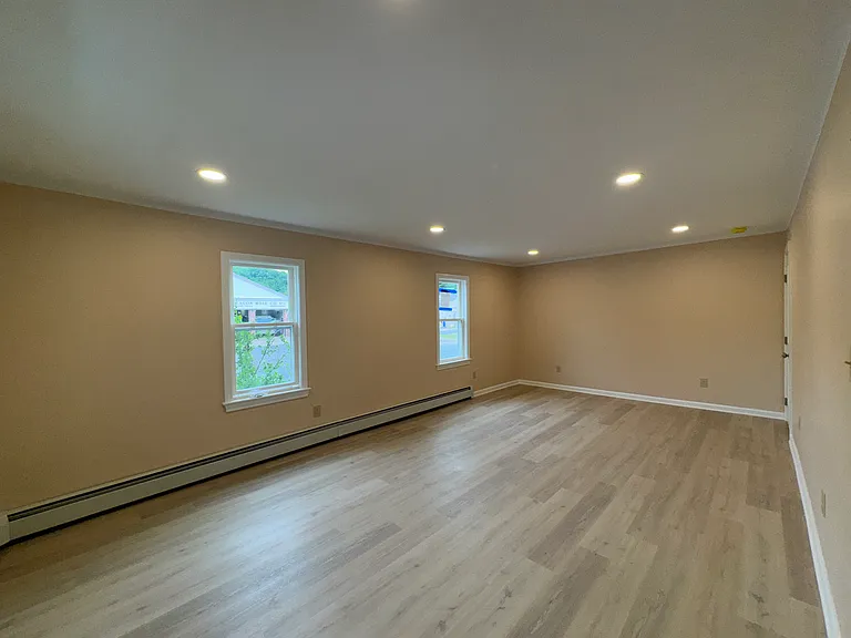 44 N Main St — Photo 5