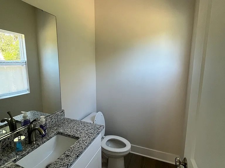 106 N Benjamine St — Photo 5