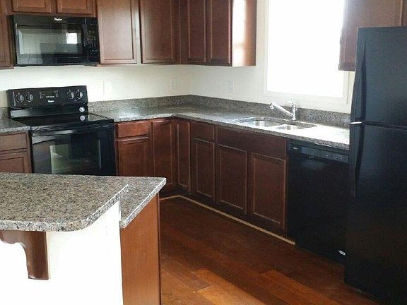 2nd image of 140 Bozeman Trl NW