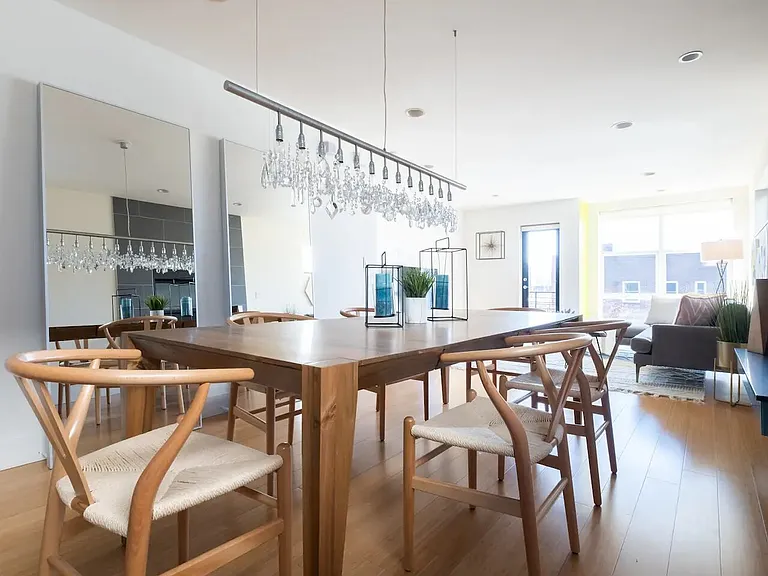215B 12th Ave E #B — Photo 48