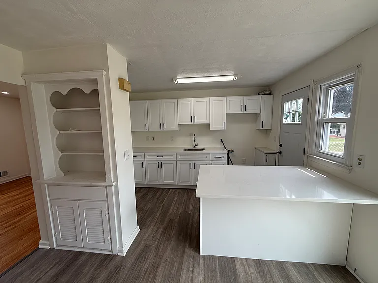 585 Mountainview Dr — Photo 7