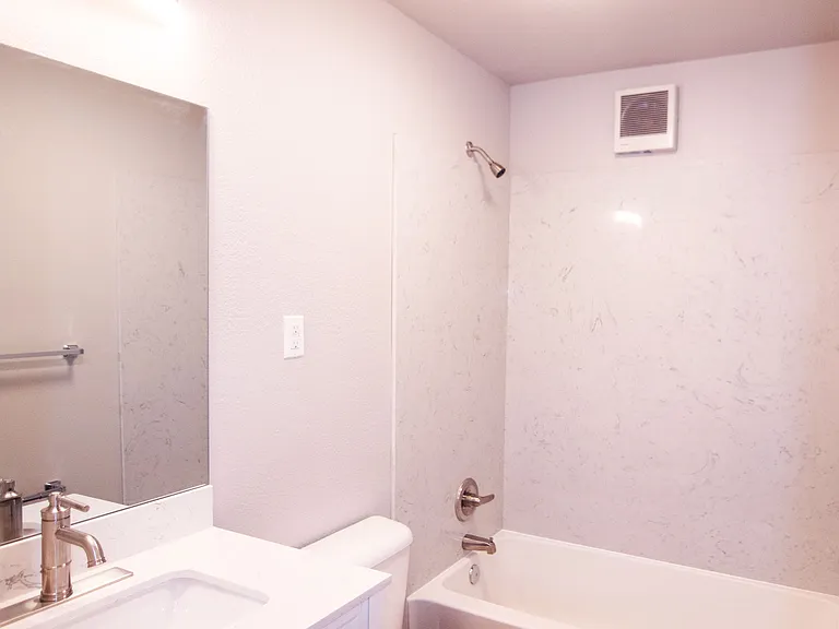 2810 W Northern Lights Blvd — Photo 2