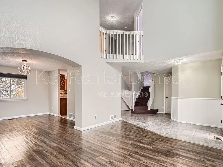 5742 W 114th Pl — Photo 5
