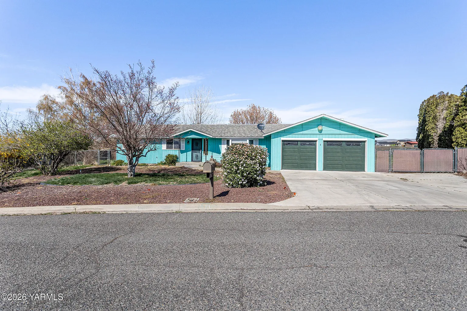 611 Westwind Dr photo 1