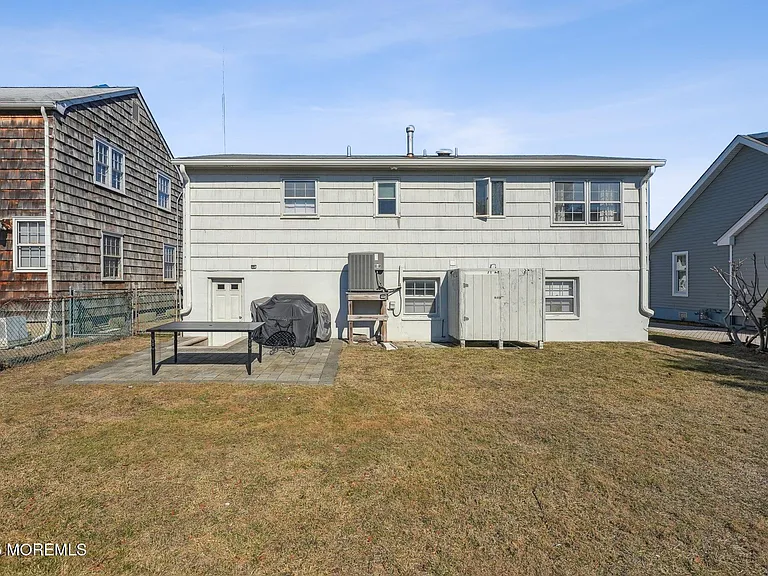 202 Yale Ave — Photo 16