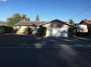 1733 Ash St, North Bend, OR 97459