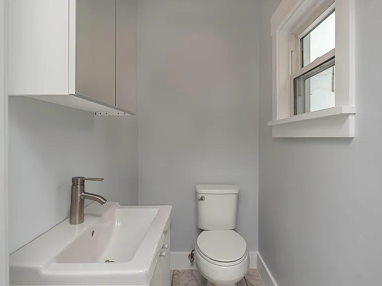 127 E 18th Ave — Photo 9