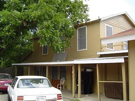 2nd image of 904B Bruns St