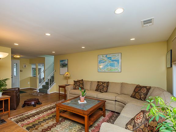 4th image of 6020 Cloudland Ct