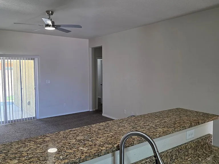 10915 Topacio St NW — Photo 6