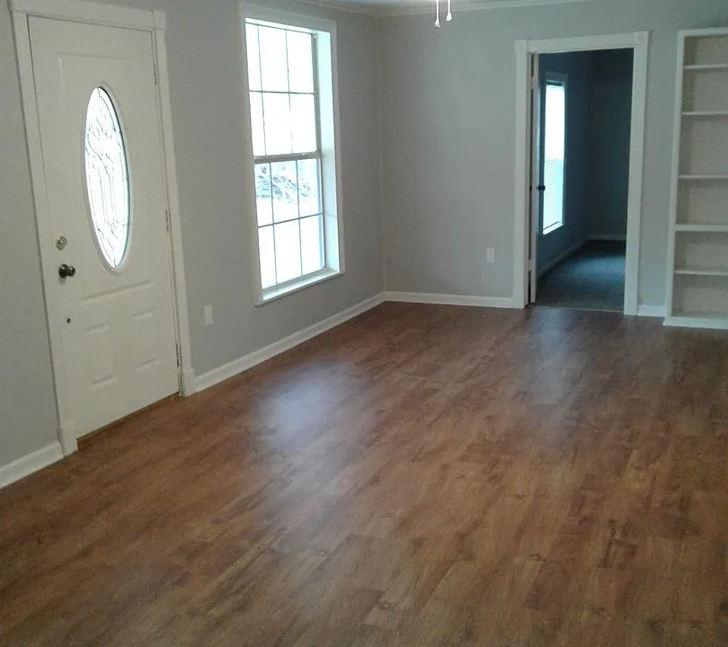 337 W Daugherty Ave