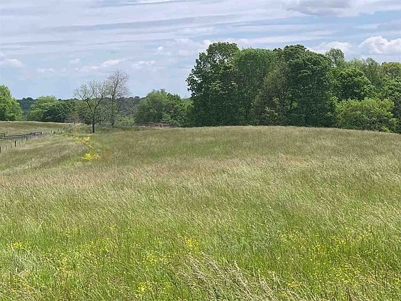 4th image of 379 Rocky Ridge Ln
