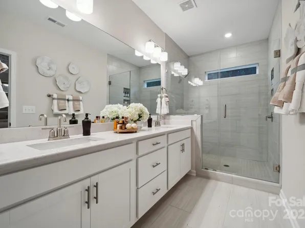 308 Silver Fleet Dr, Indian Trail, NC 28079