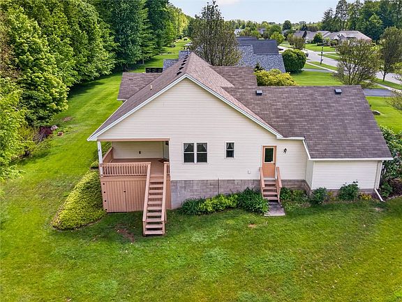 5th image of 144 Leamington Cir