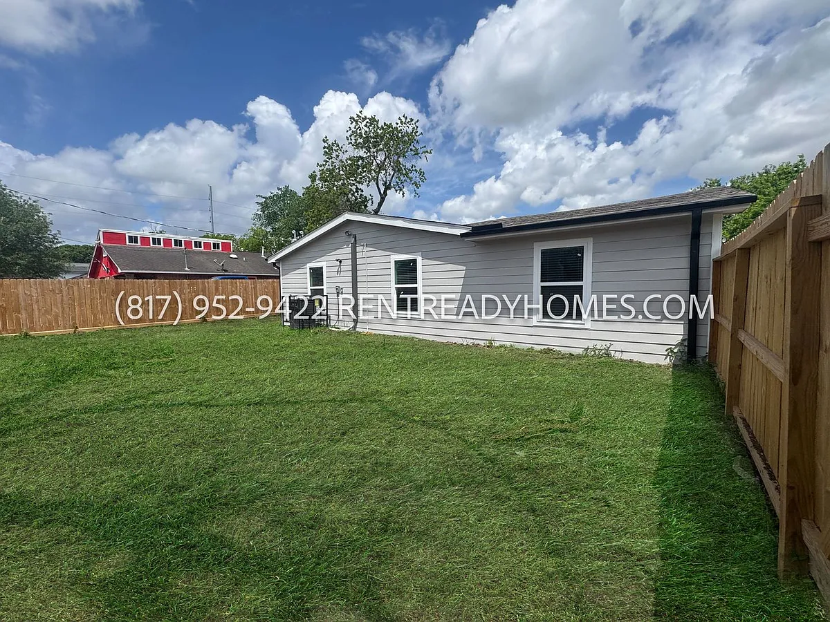 Building Photo - 3810 Weslow St #A
