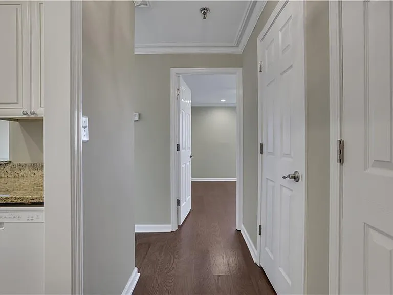 300 Johnson Ferry Rd NE #B902 — Photo 10