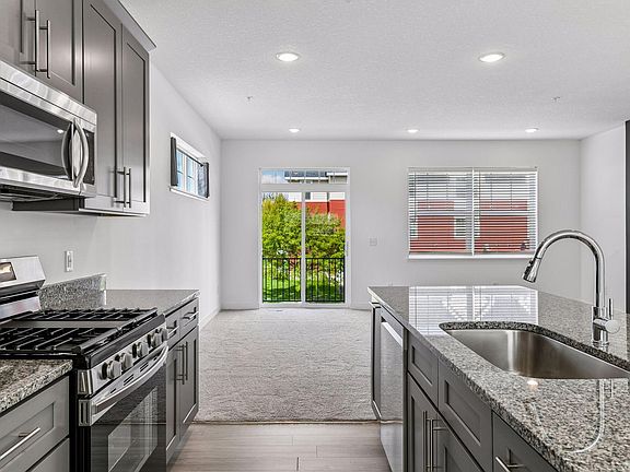 5th image of 3141 Clover Ridge Dr
