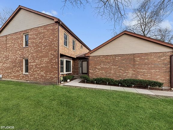 2nd image of 1628 N Windsor Dr