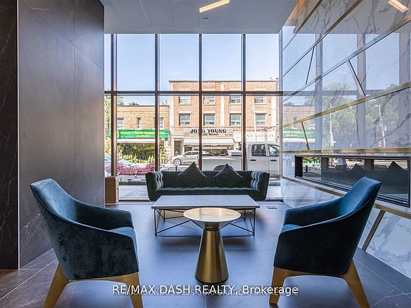 4th image of 151 Avenue Rd #1001