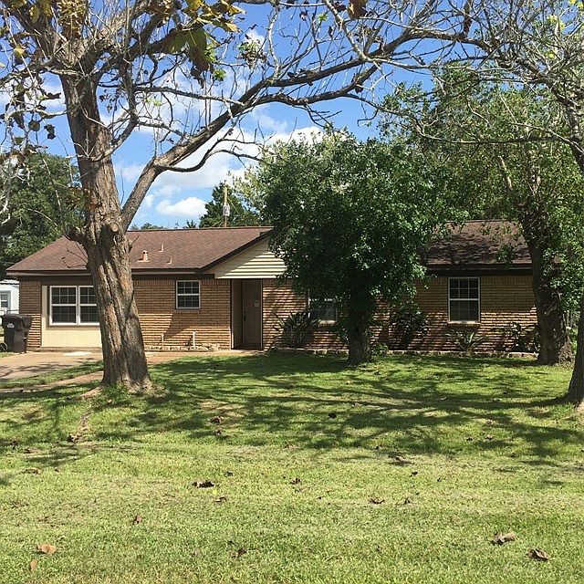 1st image of 210 Avenue C