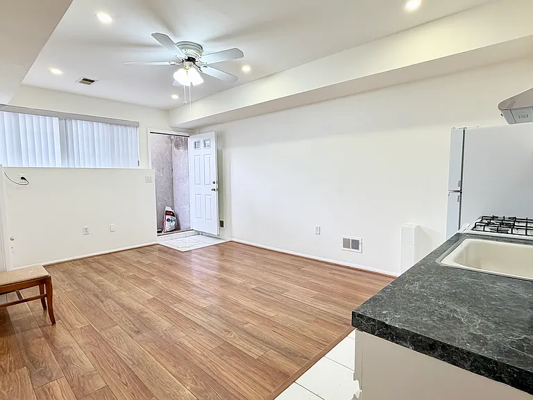 305B Tysens Ln #1 — Photo 2