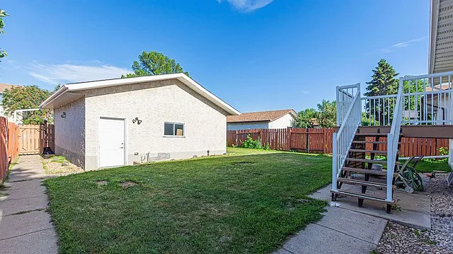 153 Woodvale Road West NW — Photo 6