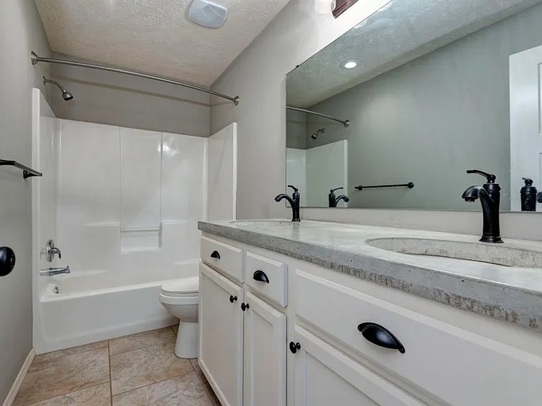 1451 N Opportunity Ave — Photo 14