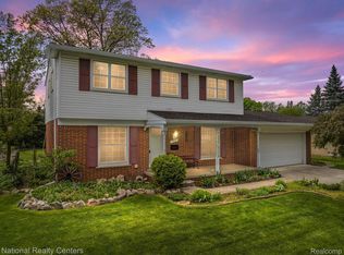 15721 Woodside St, Livonia, MI 48154