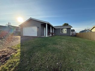 571 SE Mountain View Ln, Estacada, OR 97023