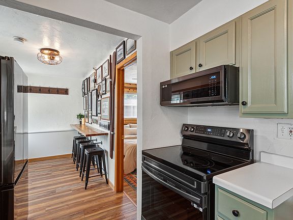 3rd image of 240 Koshkonong Dr