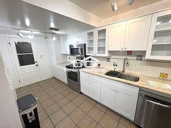 3rd image of 3025 50th St S Floor 33707