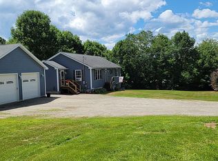 12 Aylward Dr, Lincoln, ME 04457
