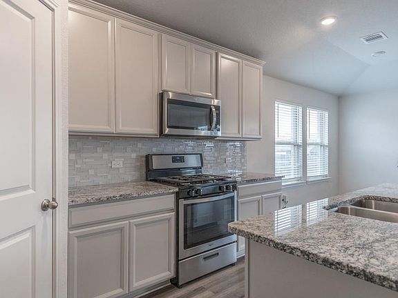 3rd image of 1605 Gerald Ln