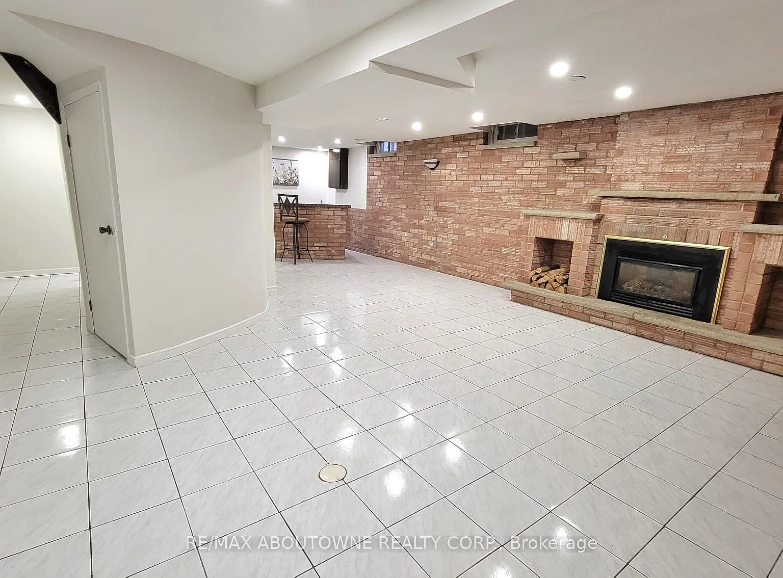 2 bed, $1,800 — Photo 3