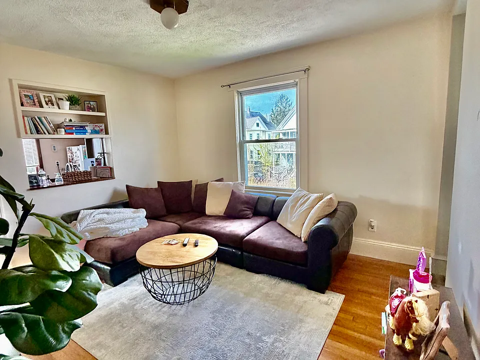 82 Verchild St #4