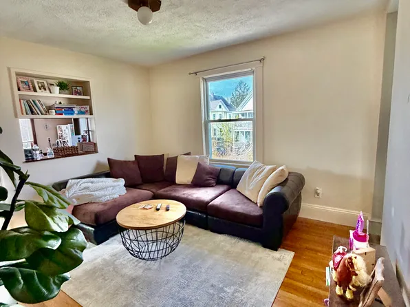 82 Verchild St APT 4, Quincy, MA 02169