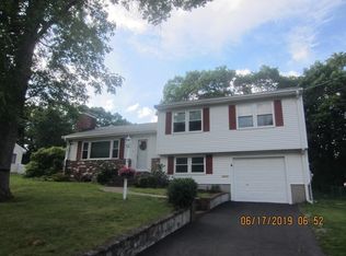 11 Standley Rd, North Easton, MA 02356
