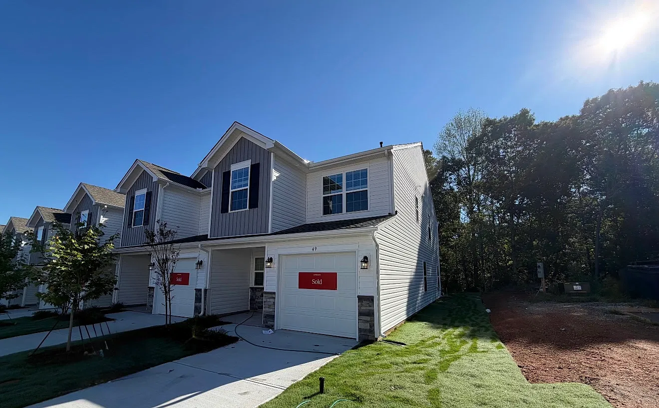 3 bed, 2.5 bath, 1403 sqft, $2,150 — Photo 1