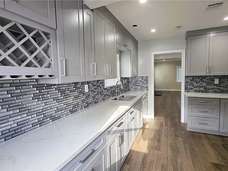 2431 N Lamer St — Photo 7