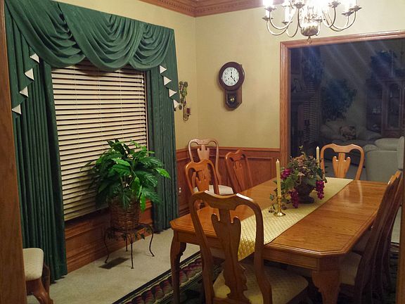 12’- 0” x 13’-2” Dining room