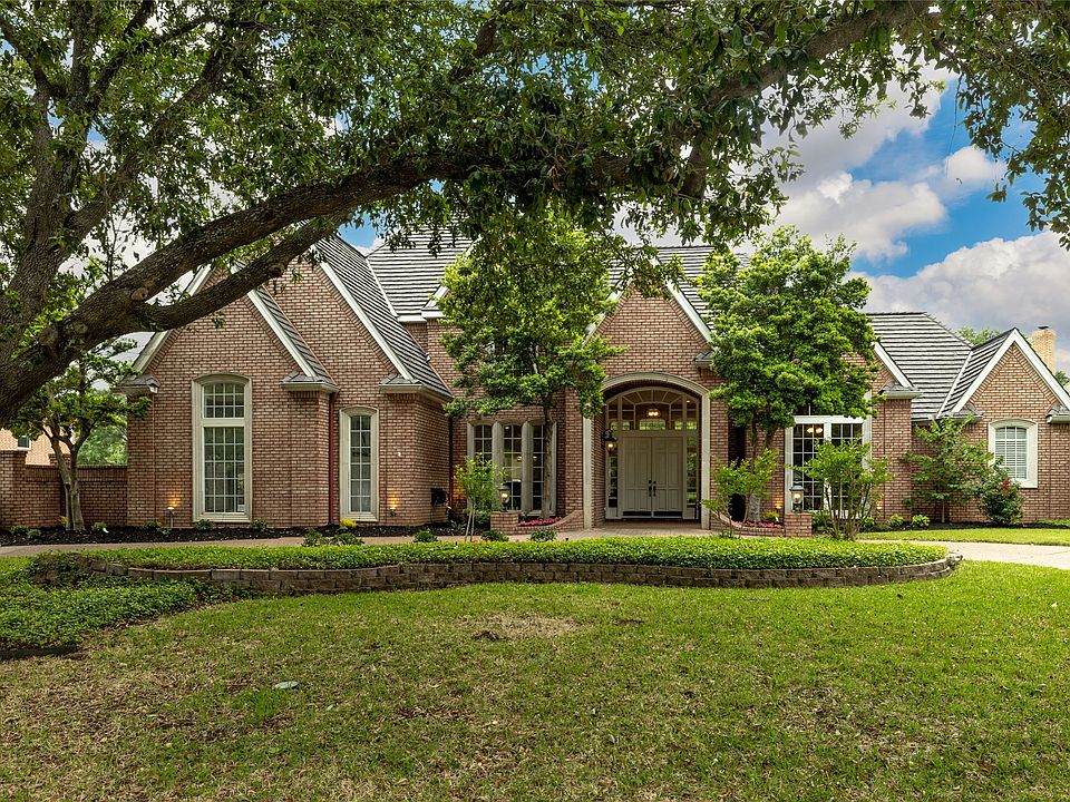 1st image of 4504 Dartmoore Ln